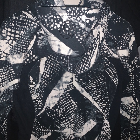 Lulu scuba hoodie size 8 - Picture 2 of 2